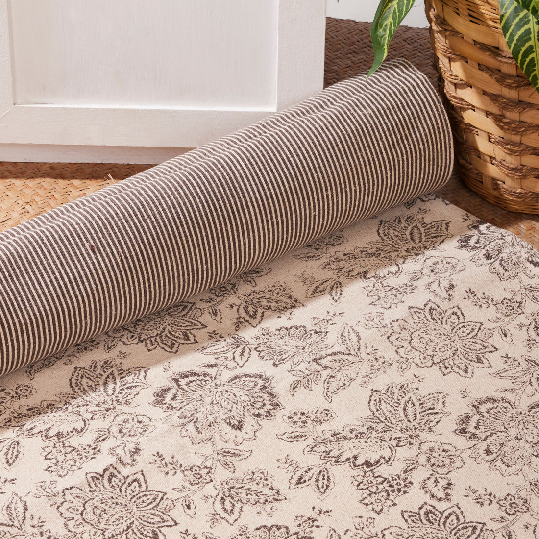 Gab Charcoal Decorative Floor Mat