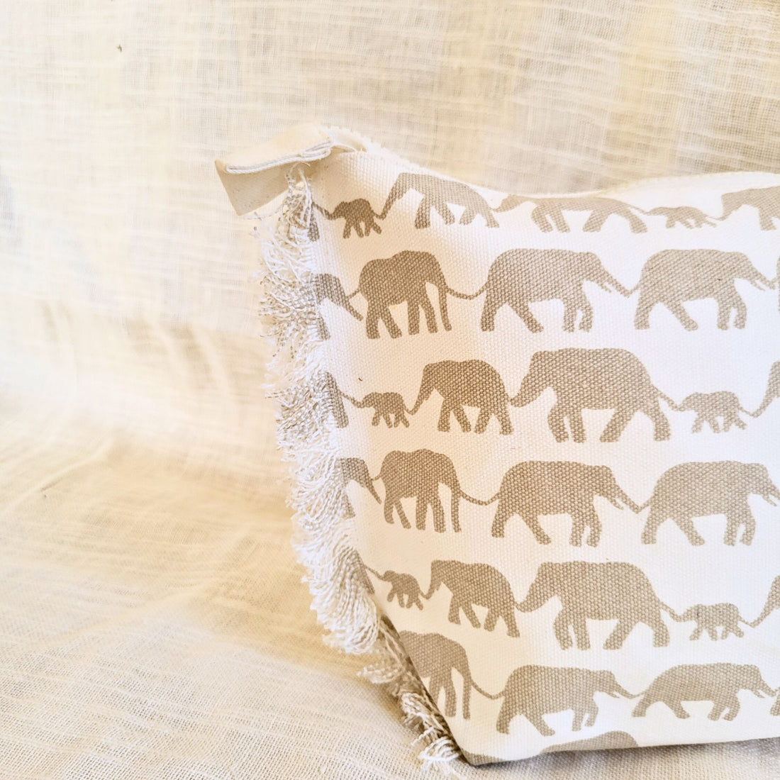 Elle Mode Pouch