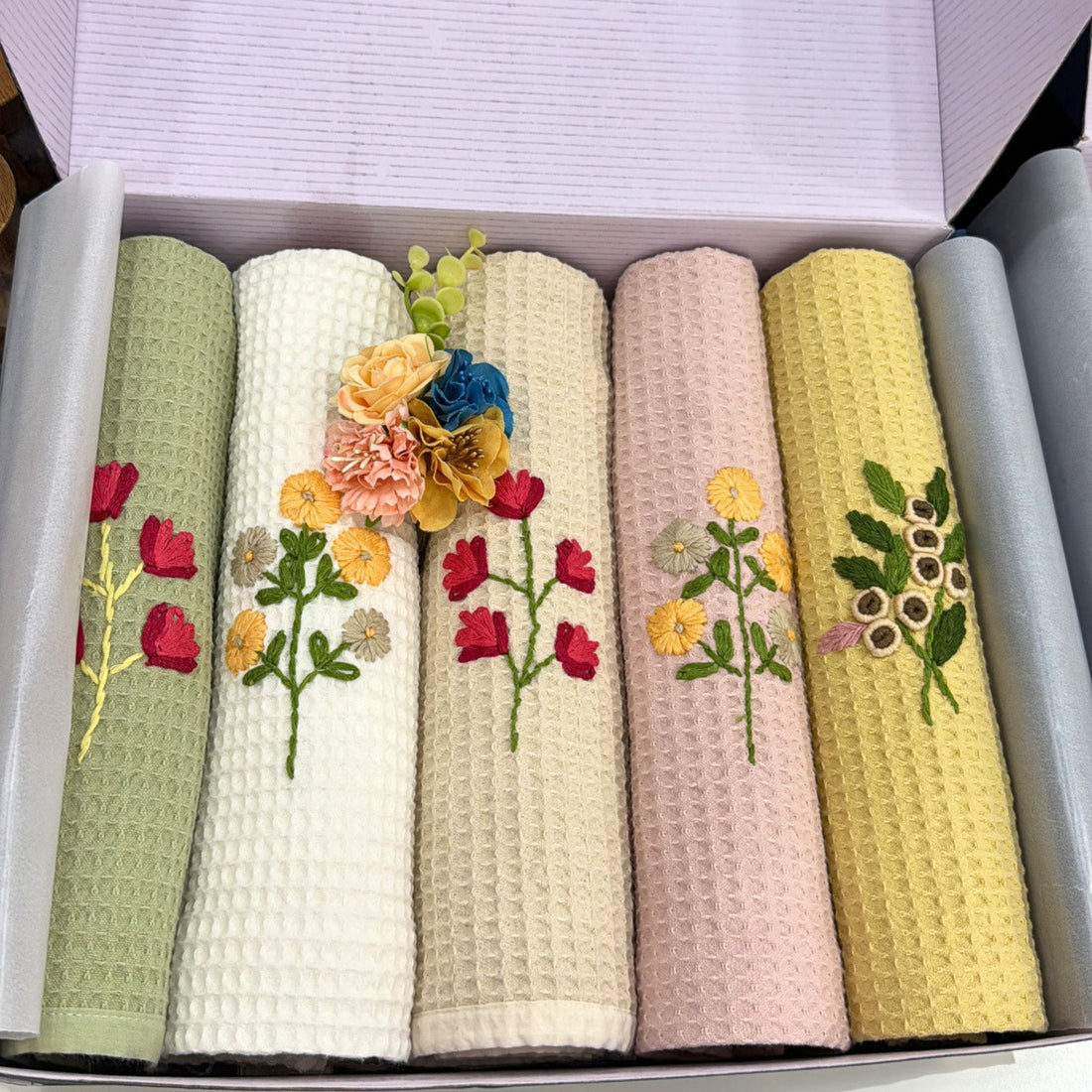 Set of 5 - Emb Hand Towel Gift Set