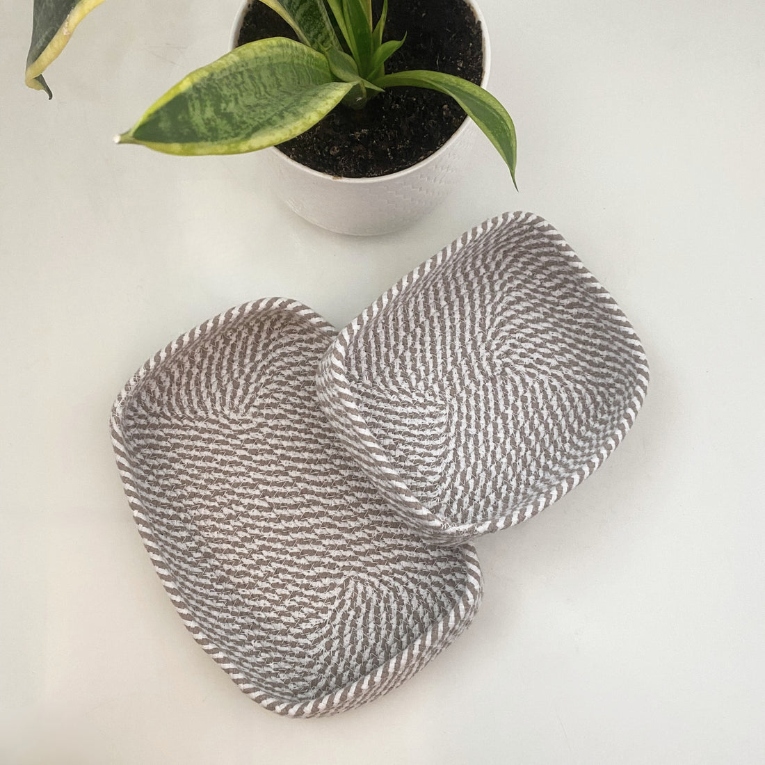 Dream Beige Ace Basket Tray