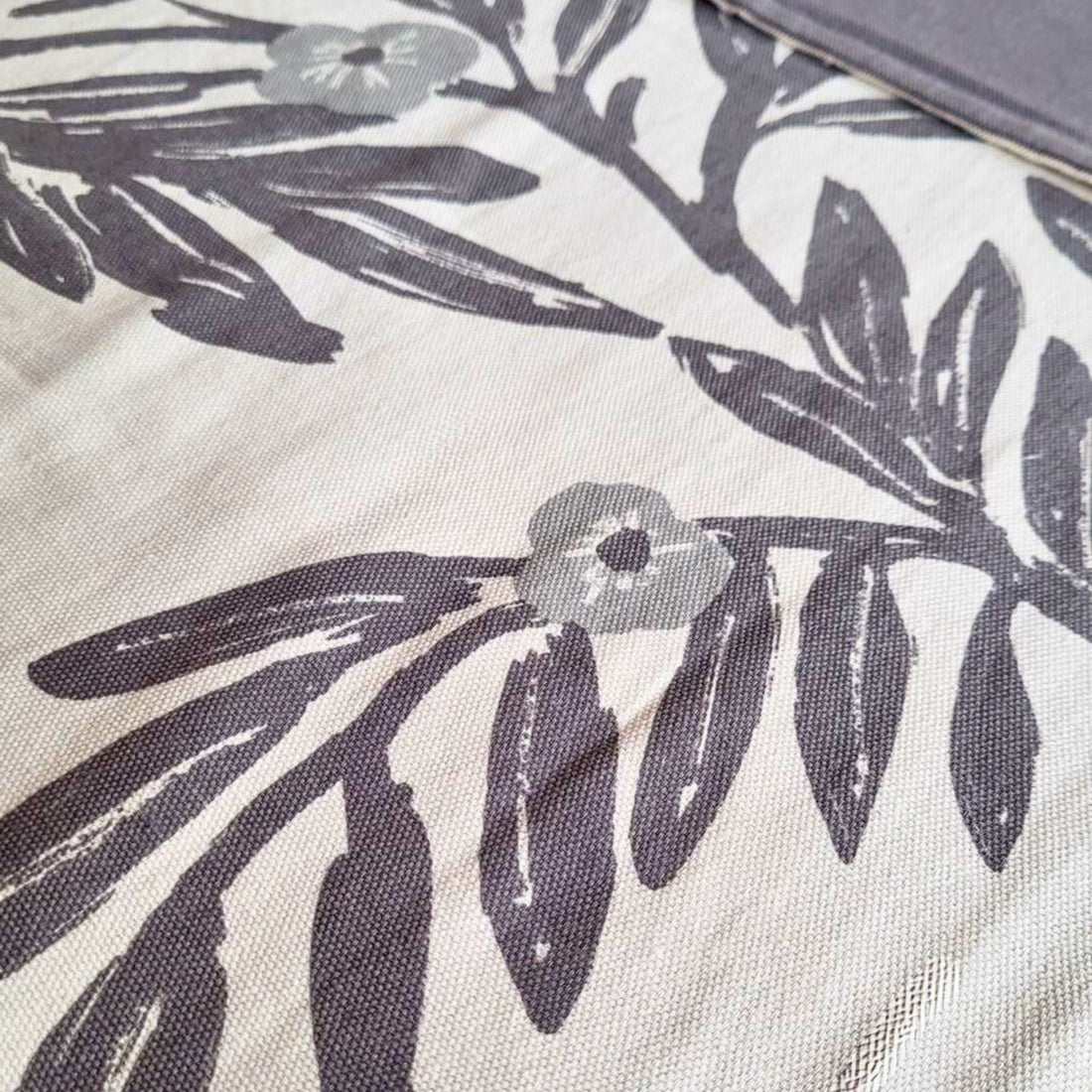 Grey Daffodil Printed Cotton Bedcover